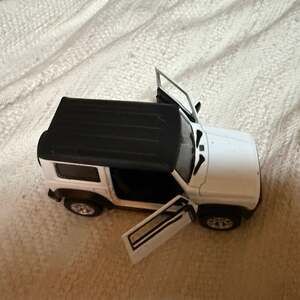 Suzuki Jimny SUV Model Car Diecast Toy Cars Toys for Boys Gifts Kids White